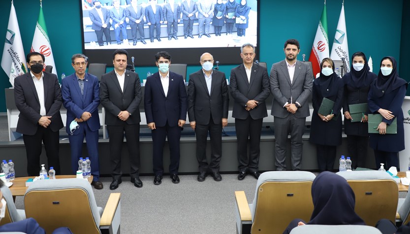 تقدیر از شعب برتر بهار 1401 کارآفرین تقدیر از شعب برتر بهار 1401 کارآفرین