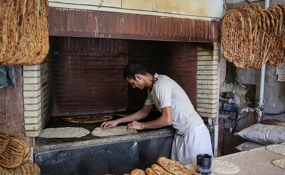 توزیع آرد نانوایان با نانی‌نو