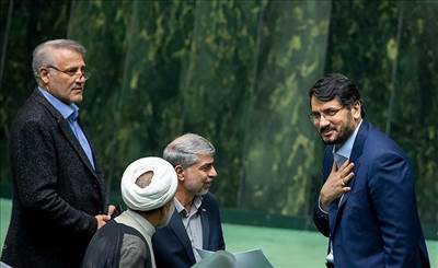 وزیر راه و شهرسازی از دیوان آمد