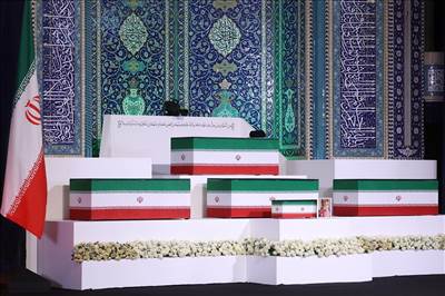 ادای احترام سران کشورها به پیکر رهبر شهید
